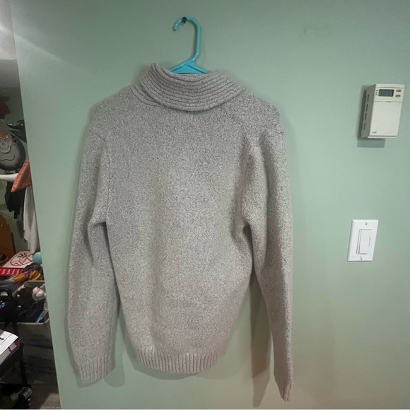 6/$25Old Navy Men's Shawl-Collar Turtleneck Sweater in Heather Gray - Picture 6 of 8